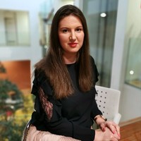 Nina Lukić Email