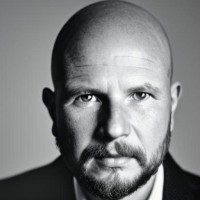 Lukas Makurat Email