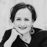 Anne Akola Email