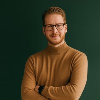Lukas Tomson Email