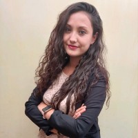 Karina Tapia Email
