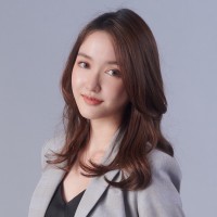 Ploy Vekaew Email