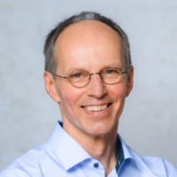 Lars Oest Email