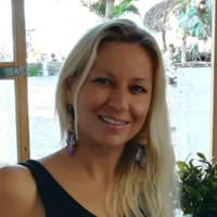 Laura Riavitz Email