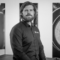 Simon Kjær Email