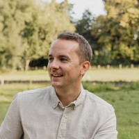 Alexander de Gruyter Email