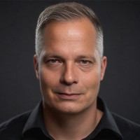 Nikolas Bransch Email