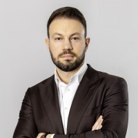 Mateusz Biegajło Email