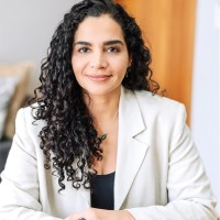 Vivian Azevedo Email