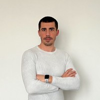 Remote Work Employee Robert Dumitru's profile photo