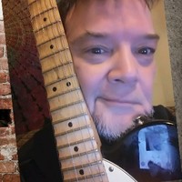Writer Employee James Evans's profile photo