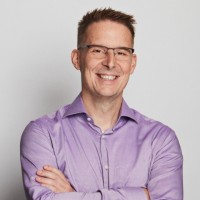 Dominik Henkes Email