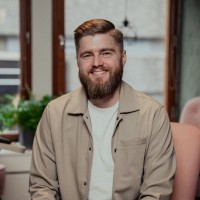 Daniel Oxbacke Email