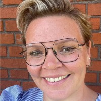 Louise Hove Email