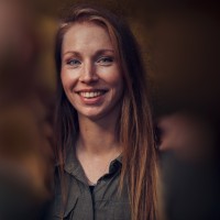 Lisanne van Hooff Email