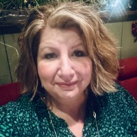 Reed & Mackay Employee Julie Oliver's profile photo