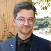 Lucas Schröder Email