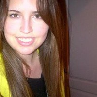 Varias entidades Employee Andrea Roach's profile photo