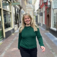 Anouk van Den Berg Email