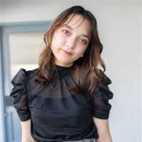 Amelie Stoelton Email & Phone Number