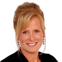 Edina Realty Employee Shelly Kidd's profile photo