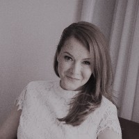 Anita Csúzy Email
