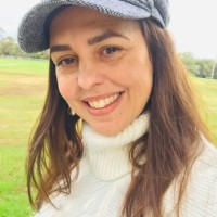 Roberta Vasconcellos Email