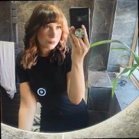 Chloe Apelgren Email & Phone Number