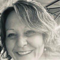 Laura Piovesan Email & Phone Number