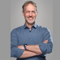 Thomas Schmitz Email