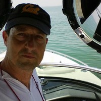 Labs/08 Employee Moshe Raines's profile photo
