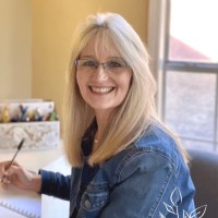 Meddkit Employee Robyn Fehrenbacher's profile photo