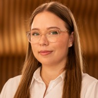 Lucia Husenicová Email