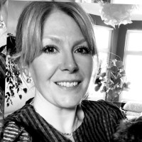 Oliver Sweeney Employee Elizabeth Rae's profile photo