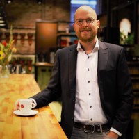 Menno Vink Email