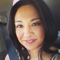 CoolGlow.com Employee Renee Foster's profile photo