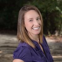Mac's Real Estate Services Inc Employee Elizabeth Young's profile photo