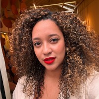 Itaú BBA Employee Hellen Damasceno's profile photo