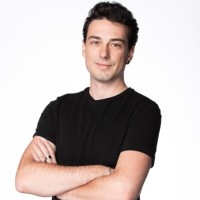 Néstor Muñoz Email