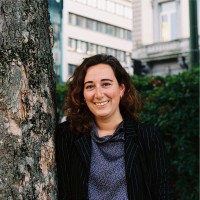 Laura van der Zande Email