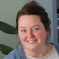 Linda de Haan Email
