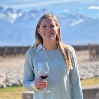 Lara Colvin Email