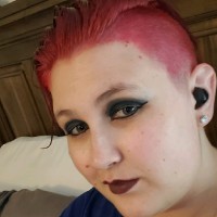 Saffire Vapor Inc. Employee Elizabeth Arnold's profile photo