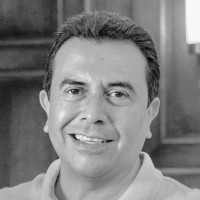 Mauricio Quevedo Email