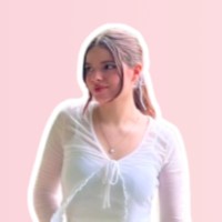 9e Store Employee Mila Zmuda's profile photo