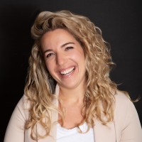 Outschool Employee Nina Anziska's profile photo