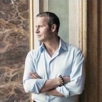 E-mail e número de telefone de Vlad Doronin