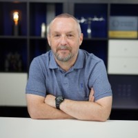 Douglas Hunter Email & Phone Number
