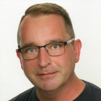 Robert Iwanski Email