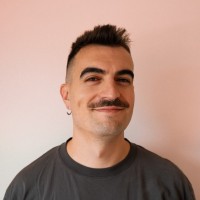 Adrián Tomás Email